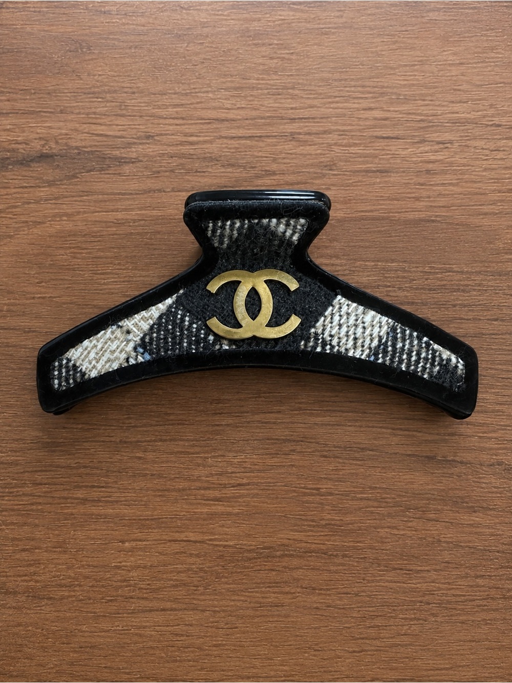 Black & Cream Tweed CC Logo Hair Clip